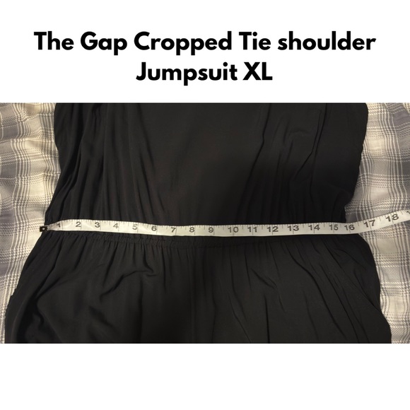 The Gap - Cropped, Tie Shoulder Jumpsuit - XL - Pockets! - Picture 2 of 9